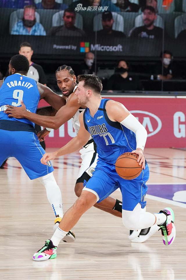 中的精英球 中的精英球